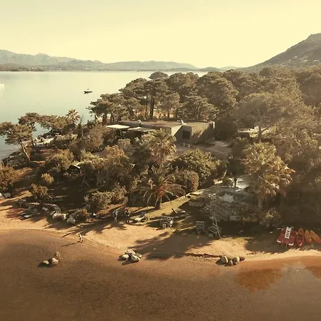 Maranatha, Location De Pieds Dans L'eau