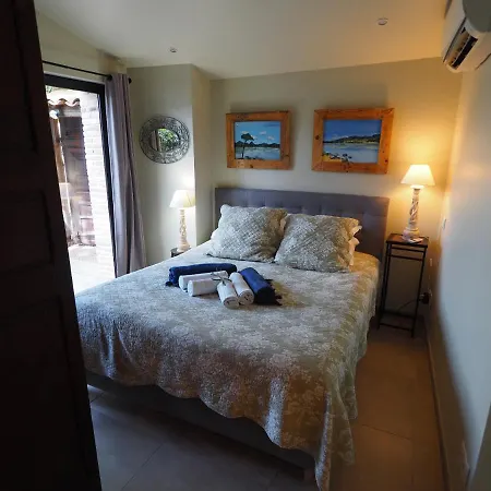 Maranatha, Location De Pieds Dans L'eau ゲストハウス 4*